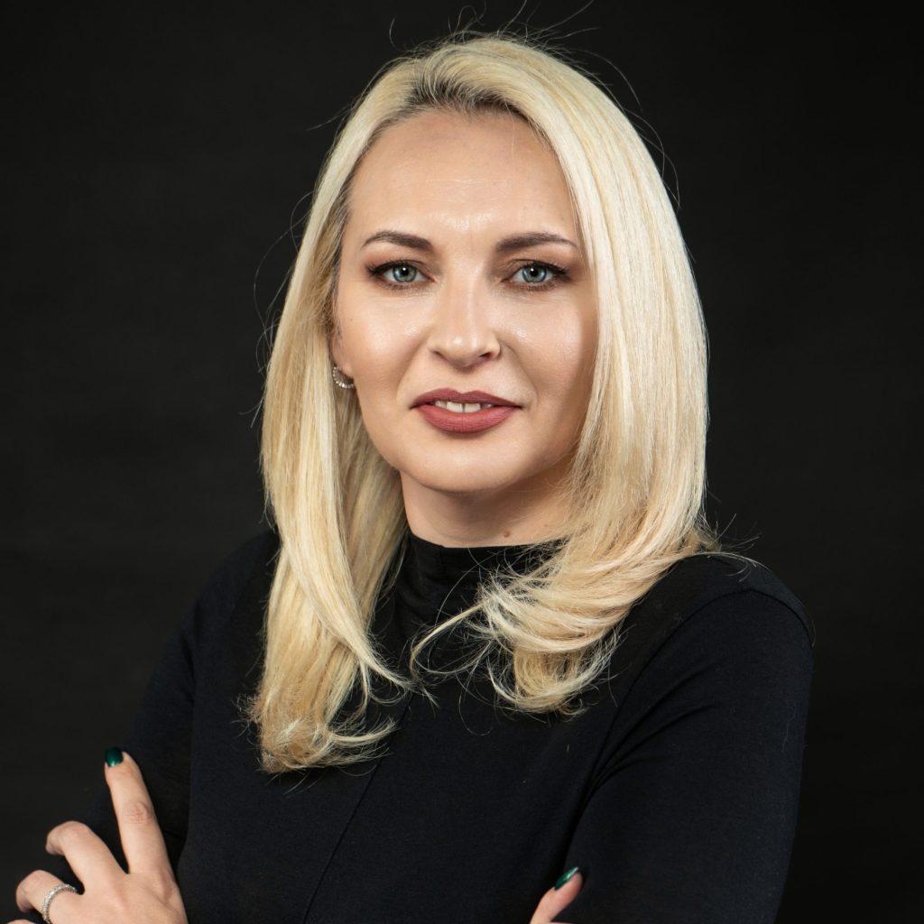 Elisabeta-Maxim-director-educational