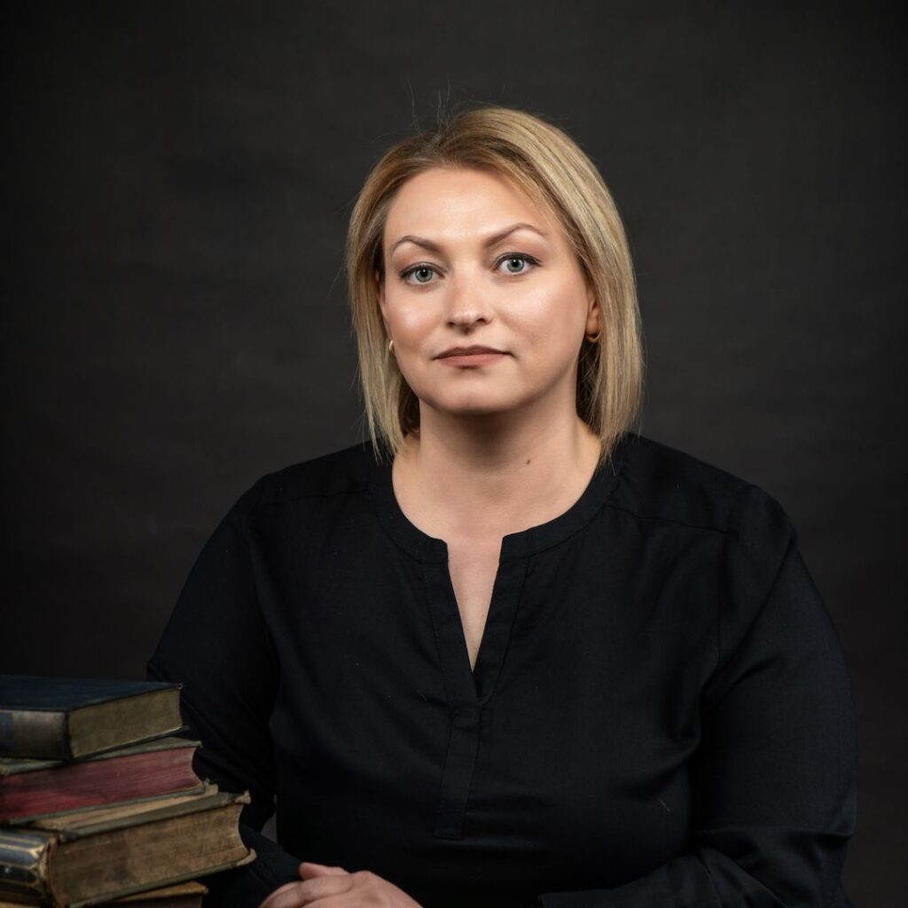 Elisabeta-Maxim-director-educational